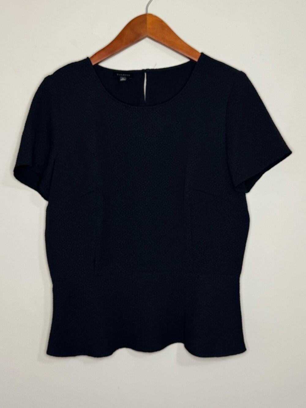 Talbots Blouse Women's Size 10 Black Short Sleeve Shirt Textured Print Side Zip